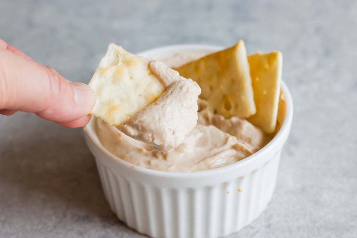 Tofu cream cheese in a bowl.