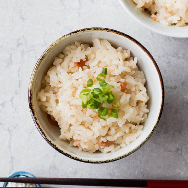 Umeboshi takikomi gohan served in a bowl.
