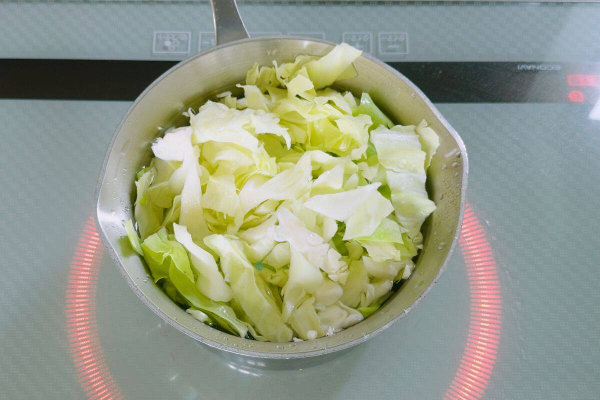 How to make cabbage miso soup.