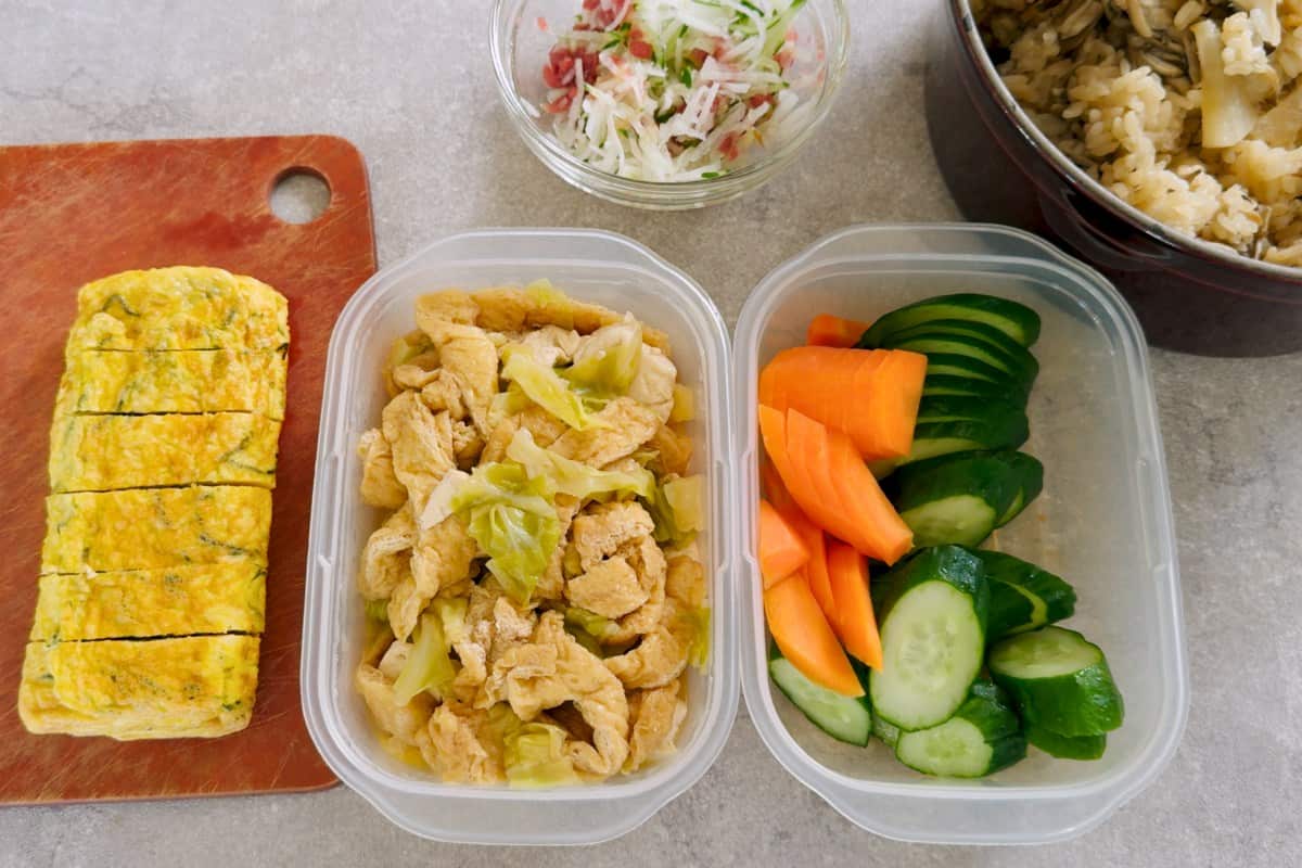 How to pack mushroom rice bento.