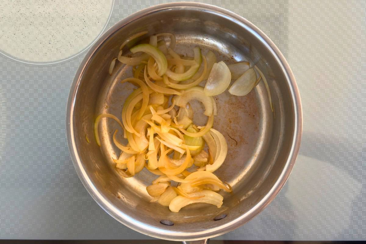 How to make carrot soup.