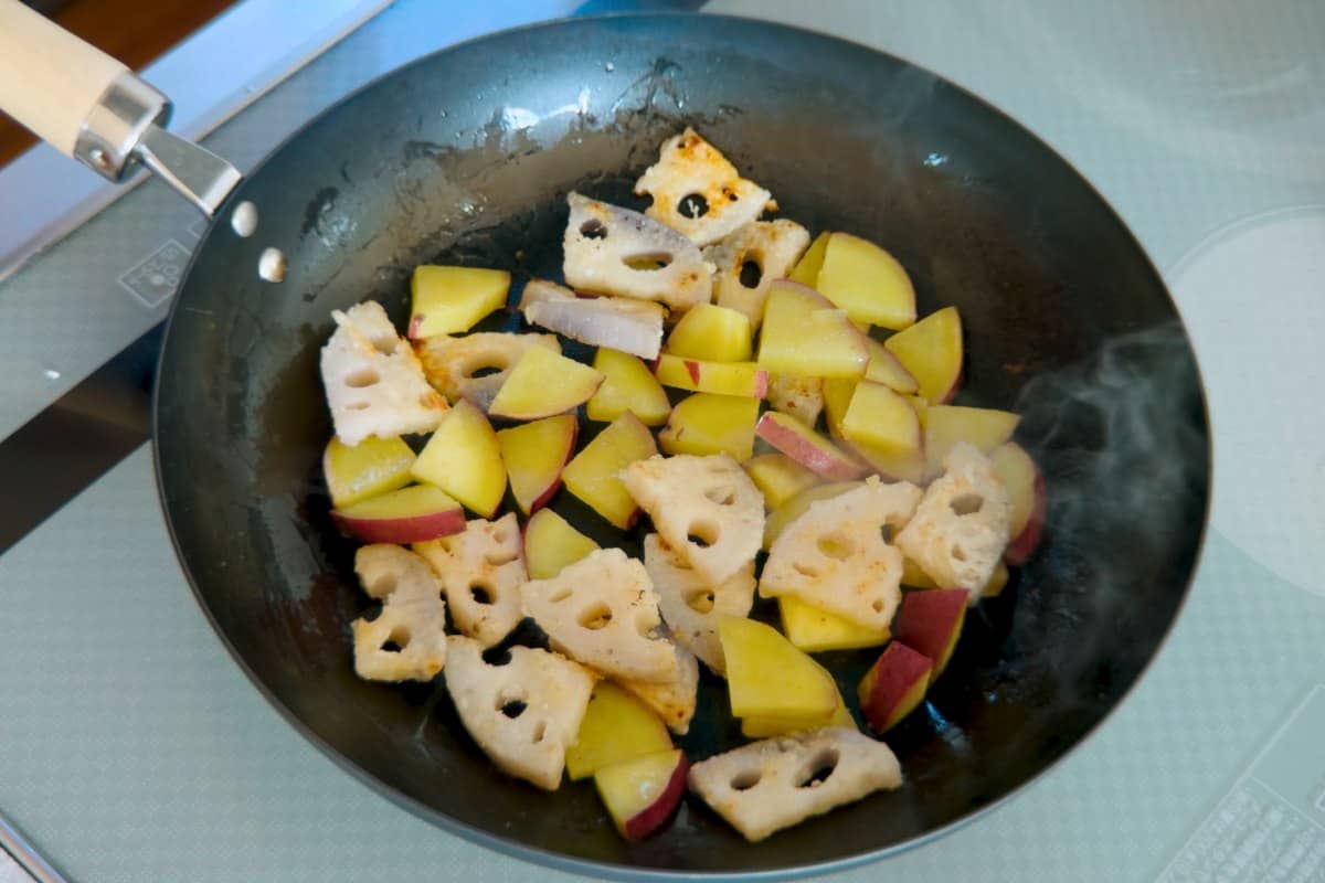 How to make sweet potato and lotus root with sweet sour sauce.