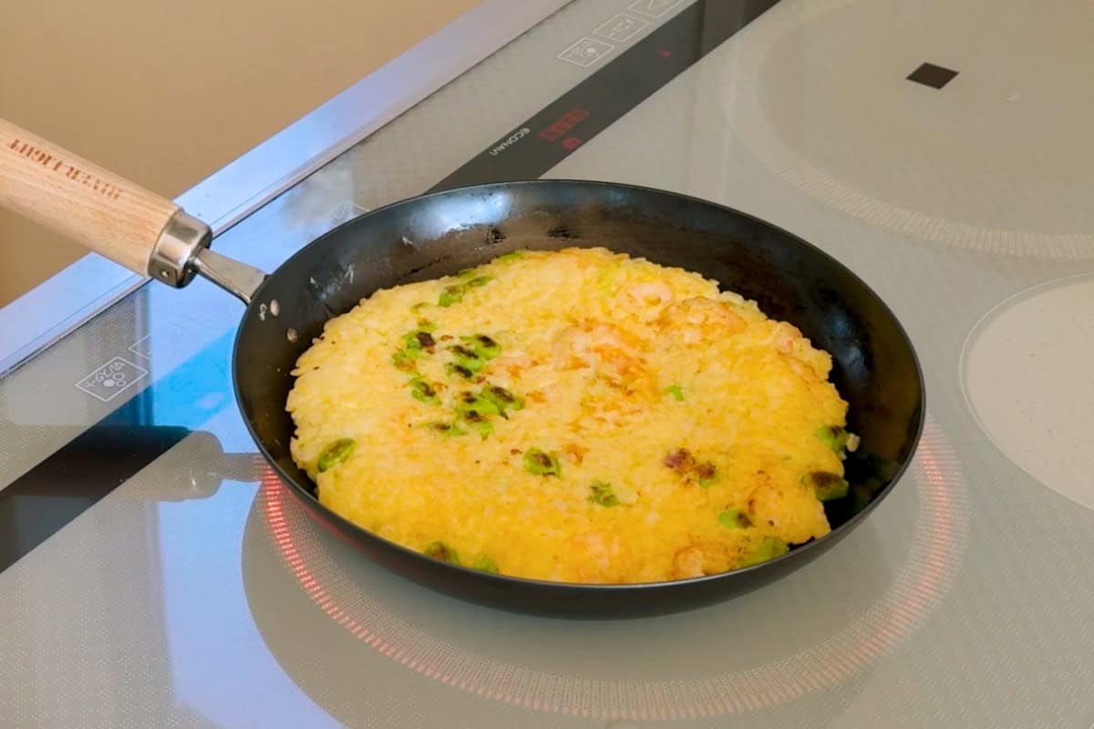 How to make rice okonomiyaki.