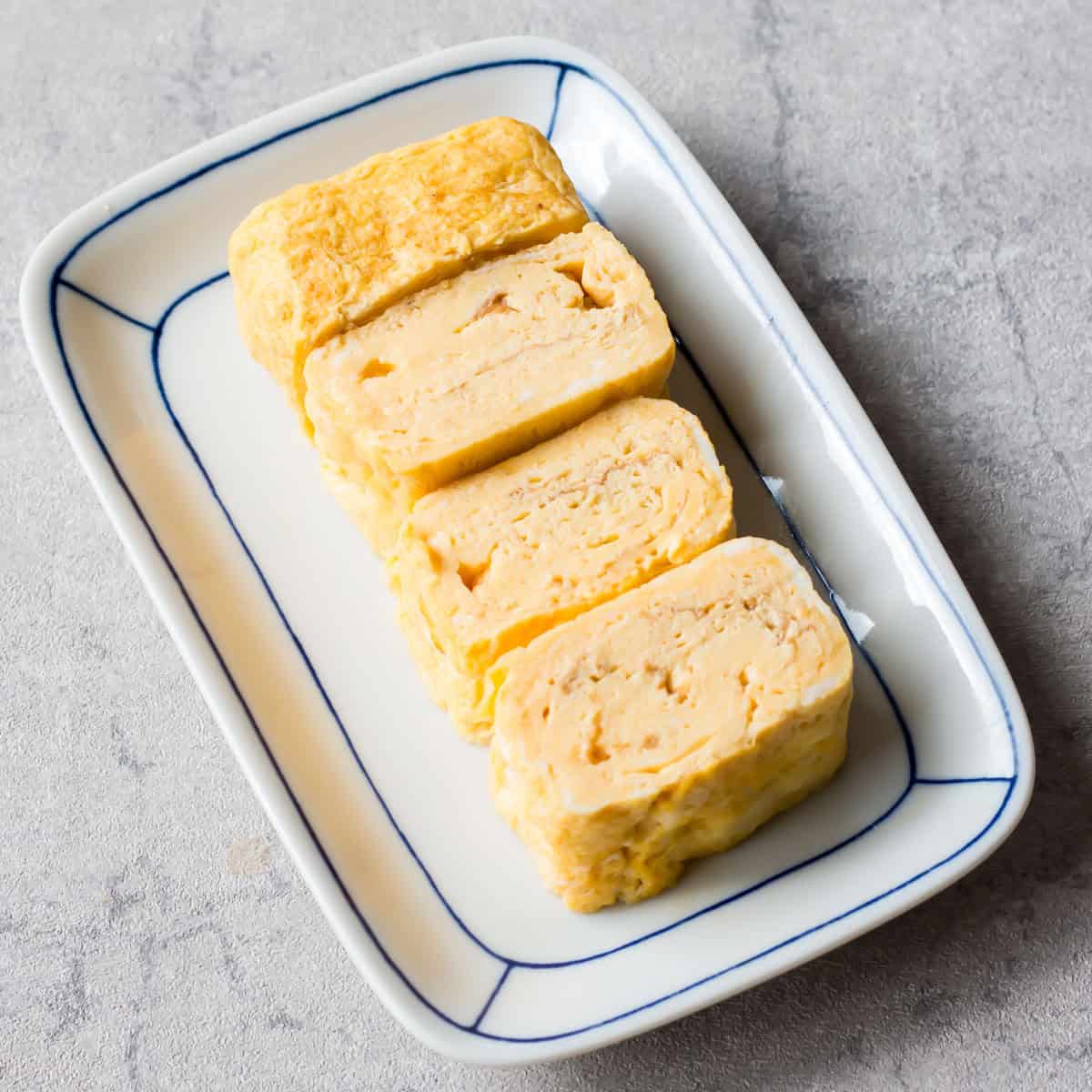 Dashimaki tamago on a plate.