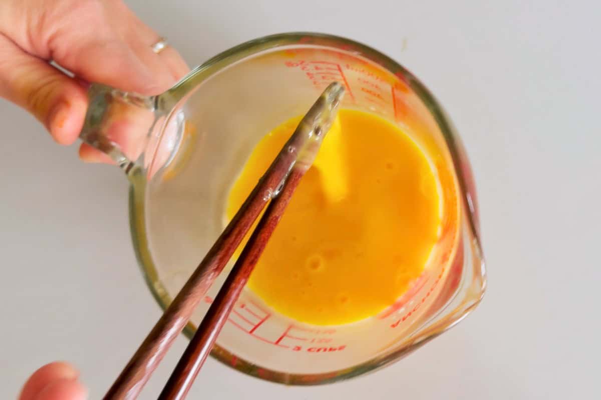 How to make dashimaki tamago.