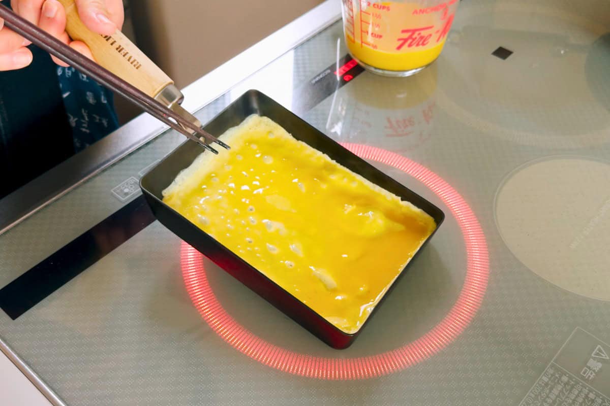 How to make dashimaki tamago.