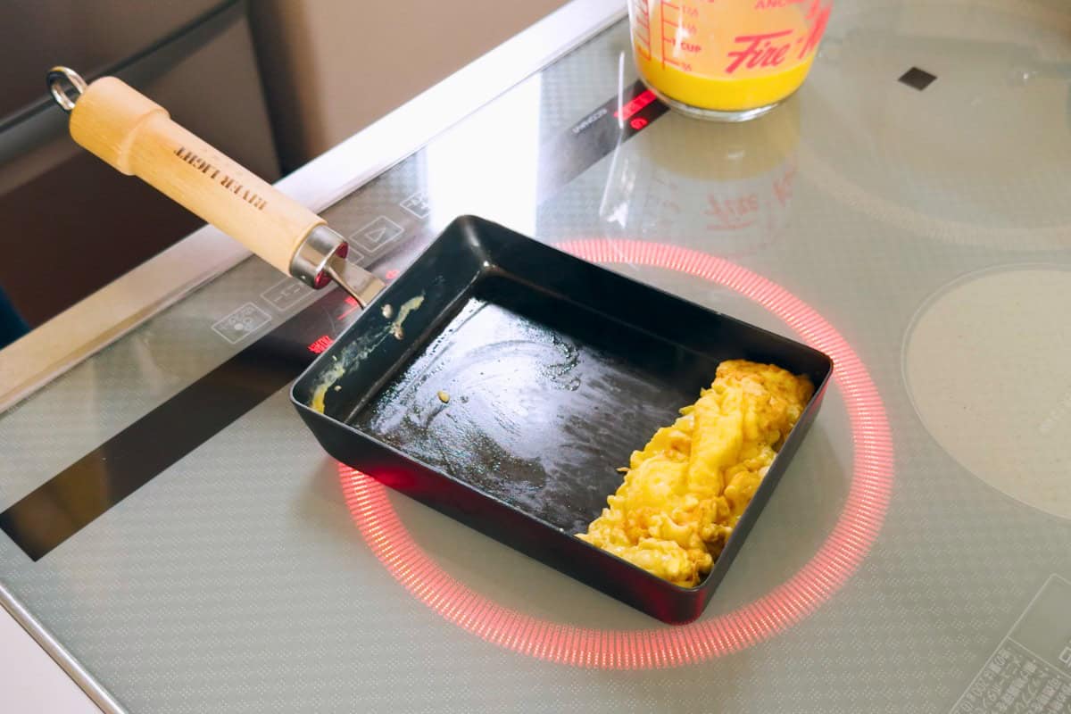 How to make dashimaki tamago.