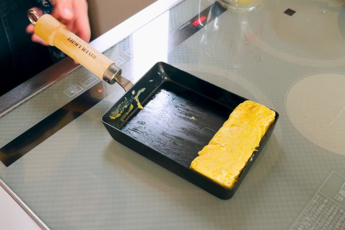 How to make dashimaki tamago.