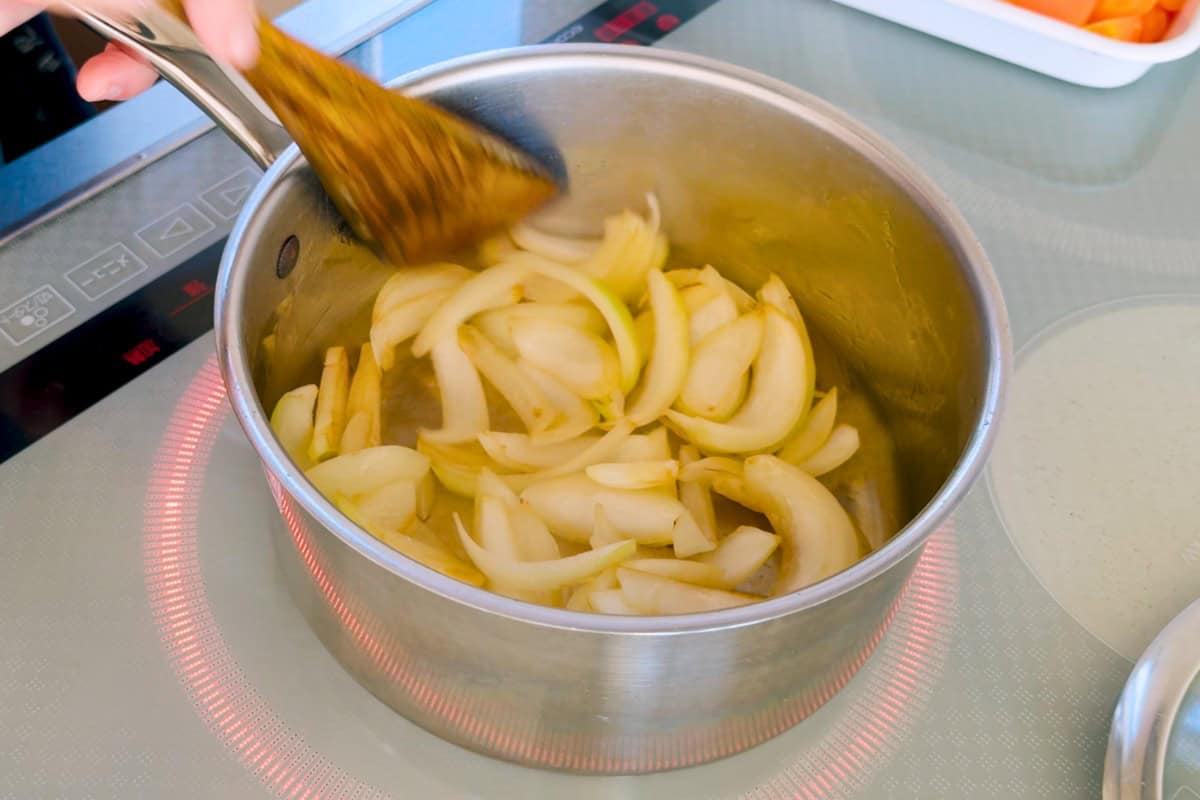 How to make Japanese curry.