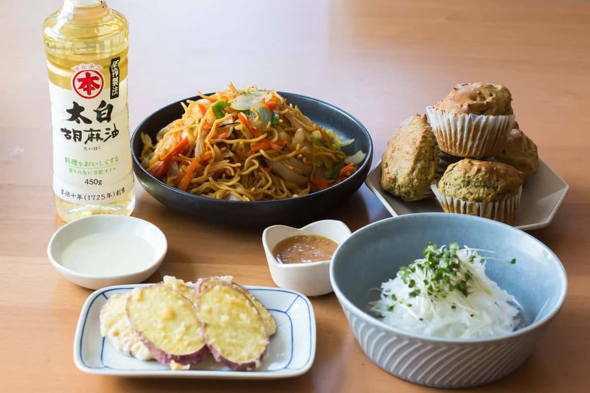Dishes using light sesame oil.