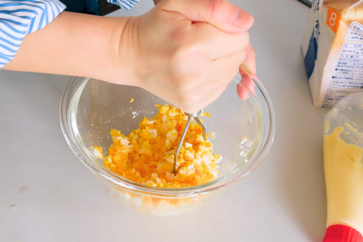 How to make tamago sando.