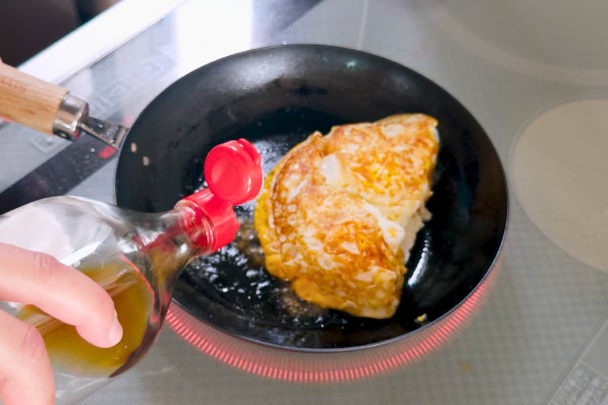 How to make teriyaki egg sandwich.