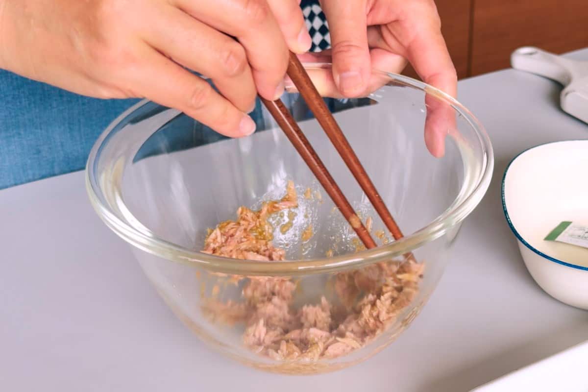 How to make cucumber tuna salad.