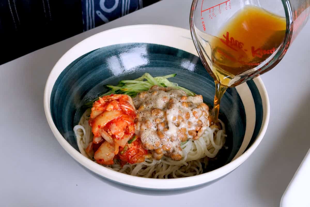 How to make kimchi natto somen.