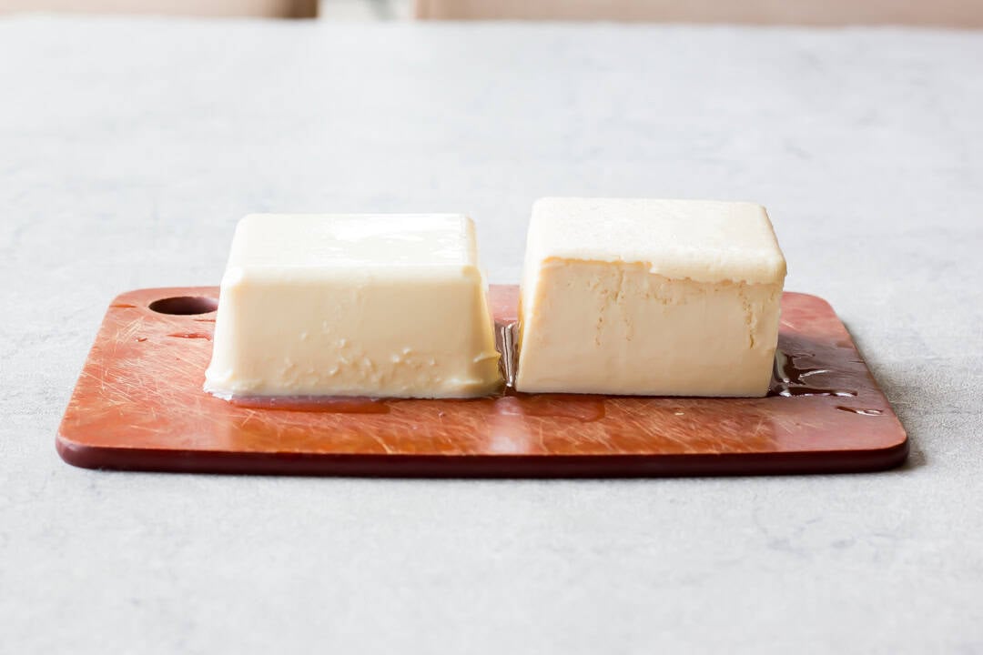 Momen and kinugoshi tofu.