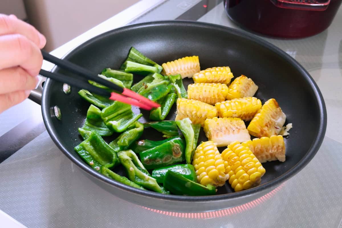 How to make corn stir-fry.
