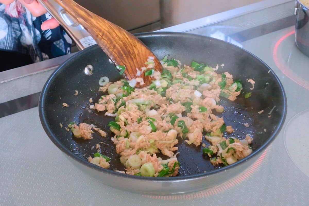 How to make omurice.