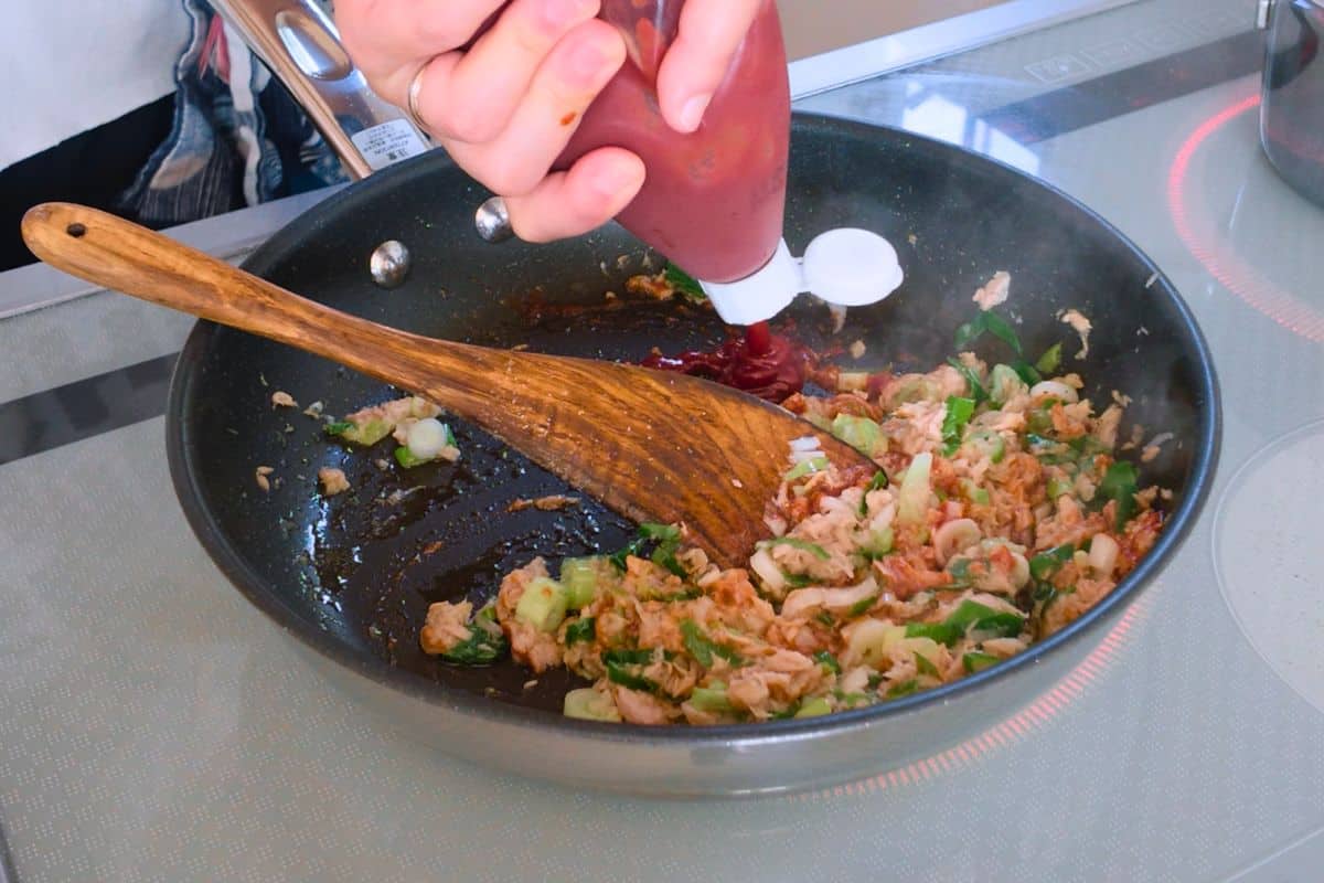 How to make omurice.