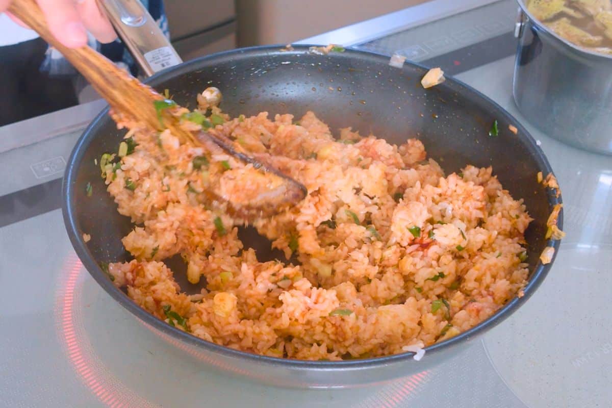 How to make omurice.