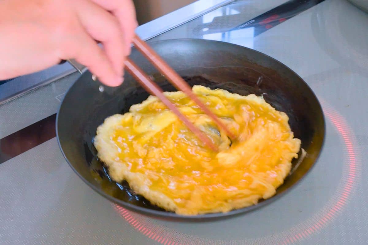 How to make omurice.
