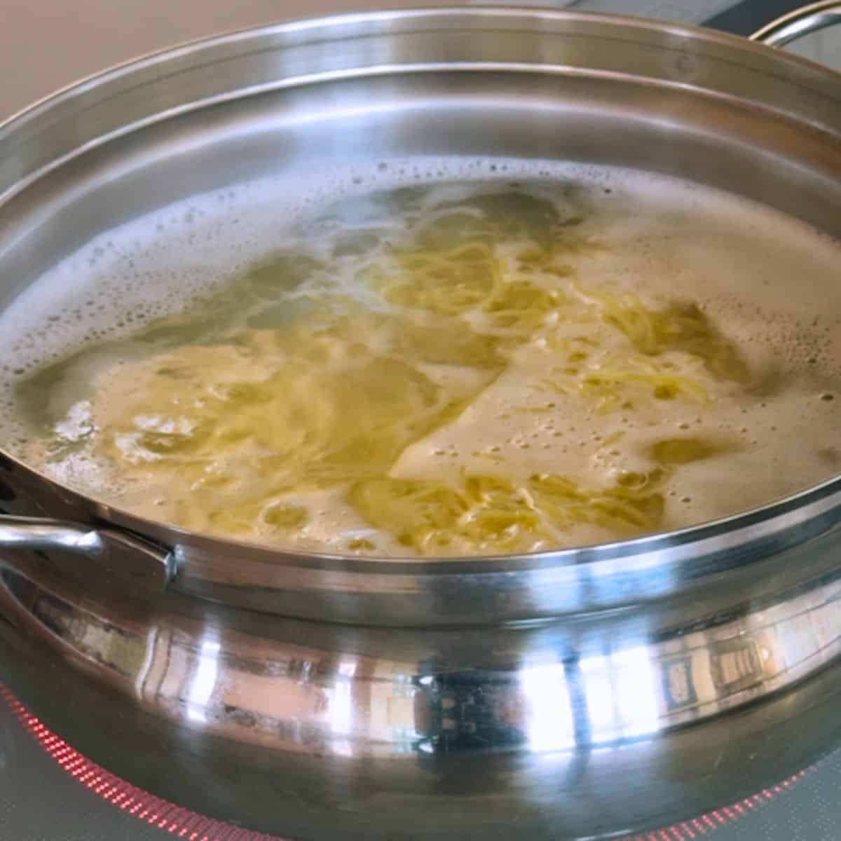 How to make shoyu ramen.